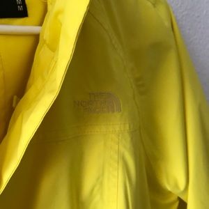 Women’s North Face Raincoat